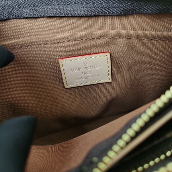 ルイヴィトンバッグ角部分ディテール